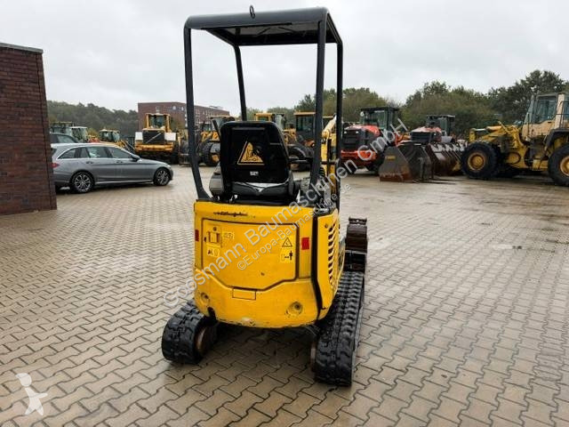 Багер Komatsu R3