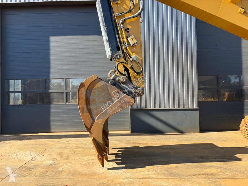 جرافة Caterpillar 07B