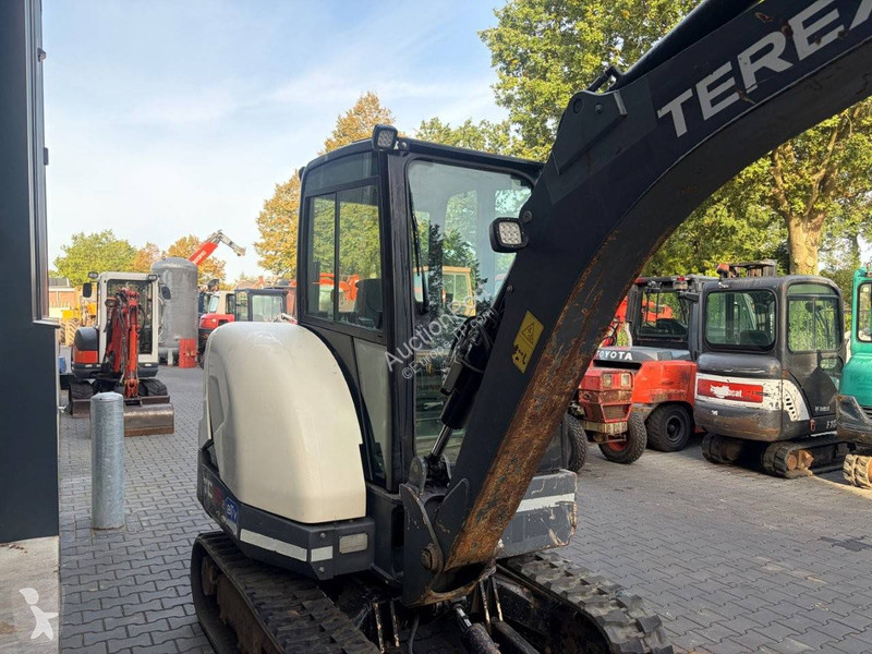 Pelle Terex T035