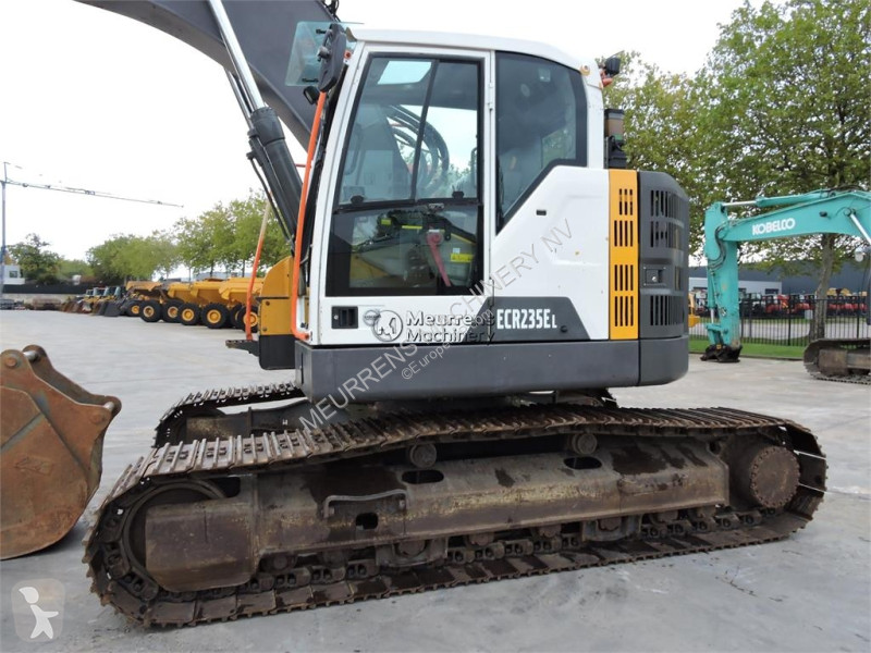 Багер Volvo ECR235