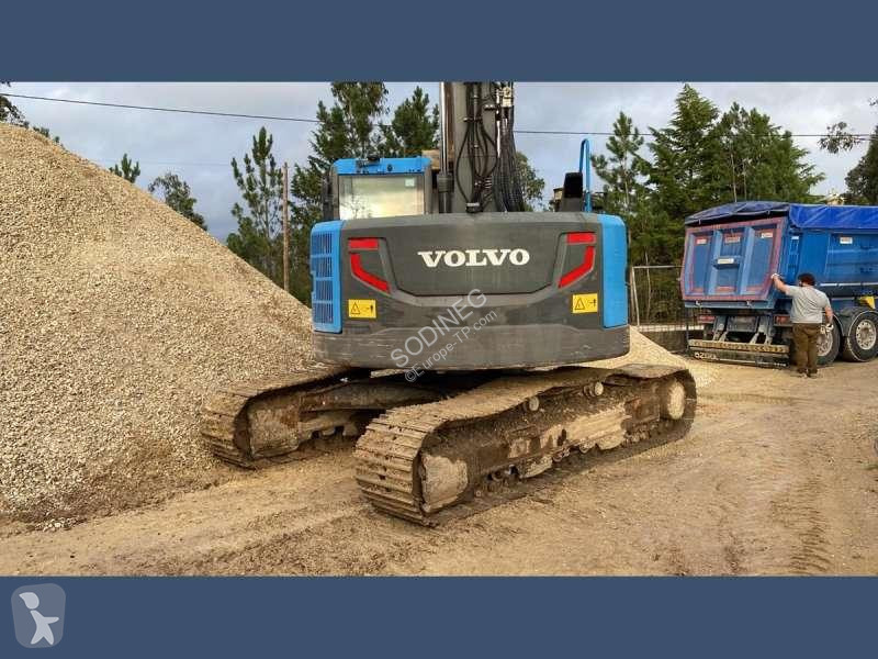 جرافة Volvo