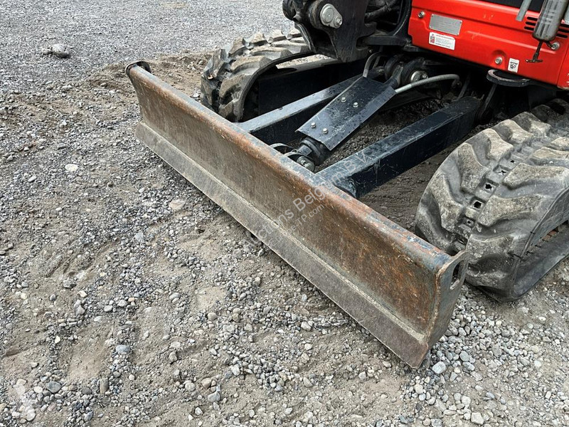 Багер Kubota HI