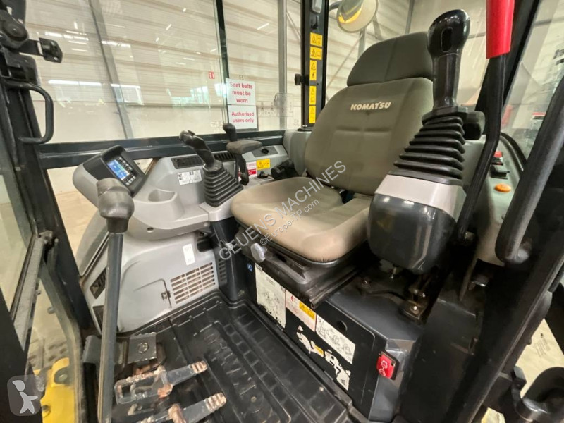 Багер Komatsu MR5