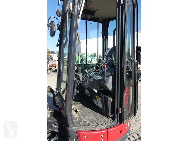 جرافة Yanmar VIO23-6