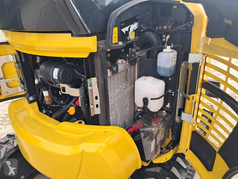 Багер Komatsu PC24MR-5