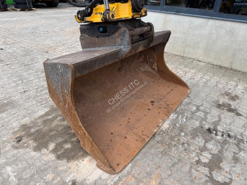 جرافة JCB 220 XL 4F - 220X LC - 220XL - 220X L4F
