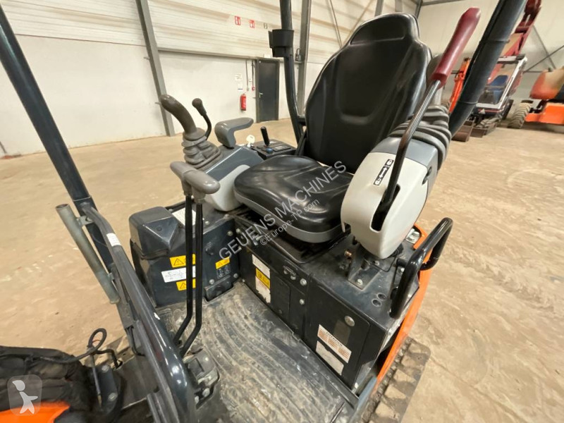 Багер Hitachi ZX 19 U-6
