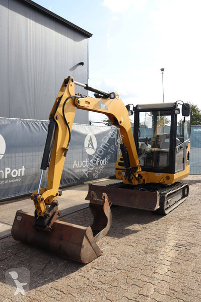 Багер Caterpillar