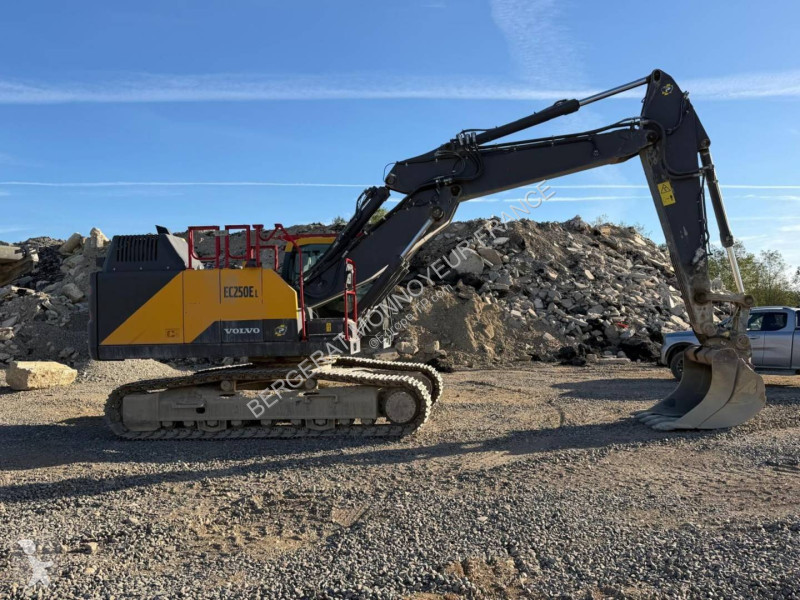 Excavator Volvo 326