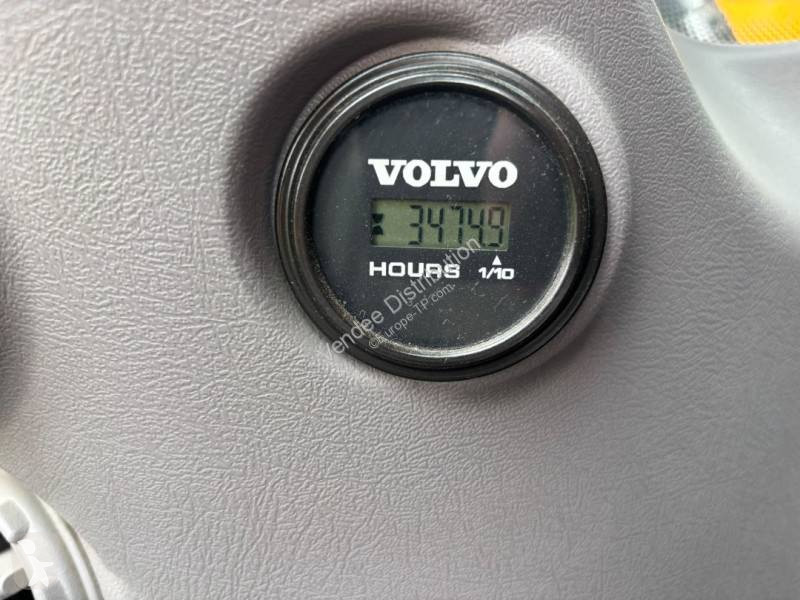 جرافة Volvo
