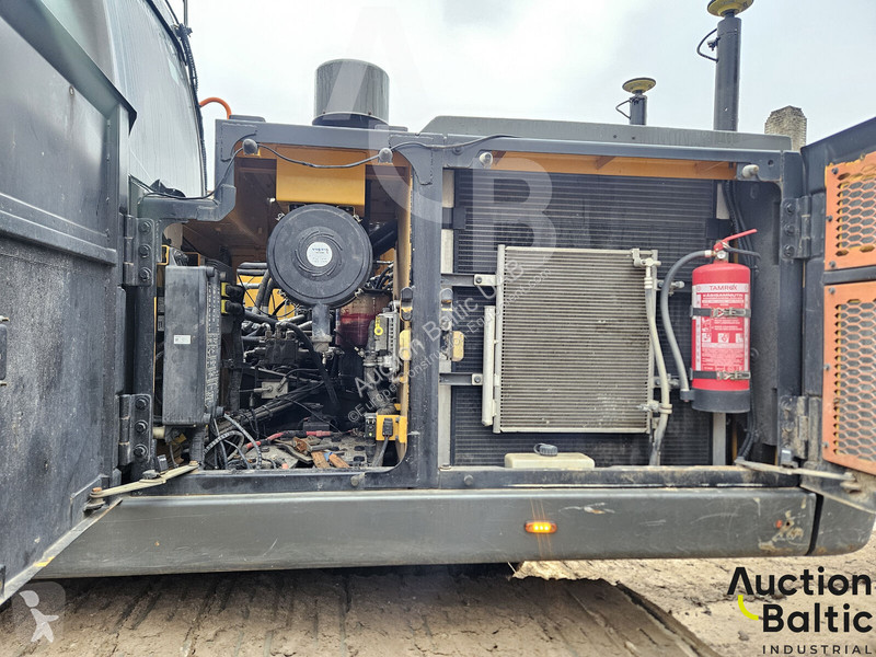 جرافة Volvo EC220EL