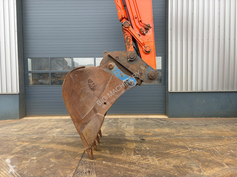 جرافة Hitachi LC-6