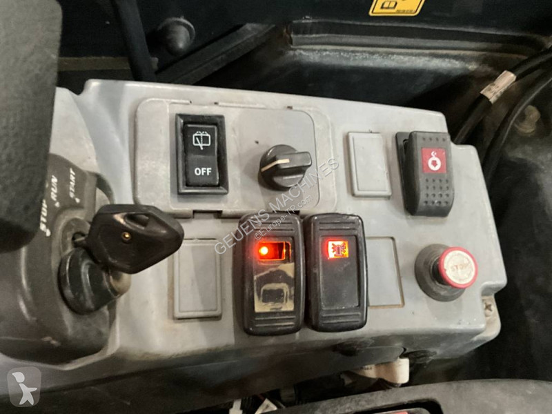 Багер Kubota 274