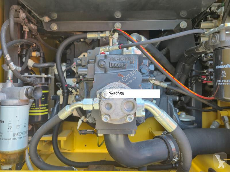 Escavadora Komatsu 11