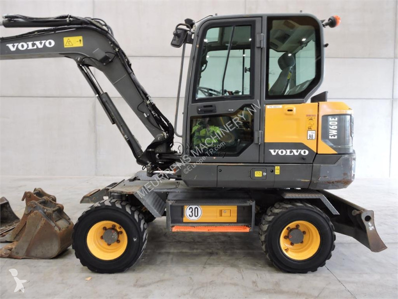 Escavadora Volvo EW60E