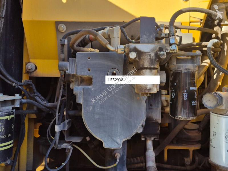 Escavadora Komatsu 10