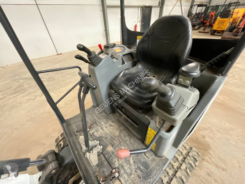 Escavadora Bobcat E 17z