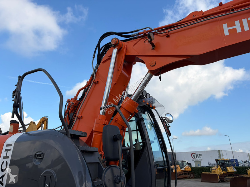 Escavadora Hitachi | Dutch Machine