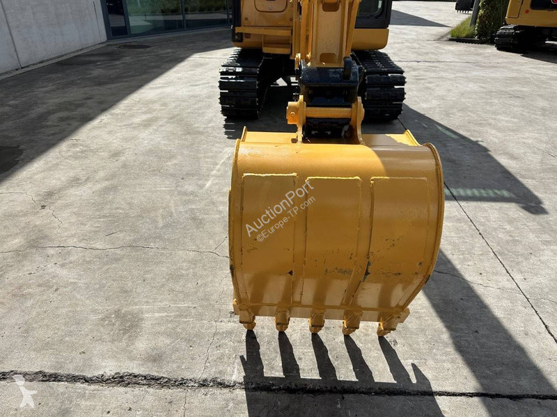 Escavadora Komatsu 7