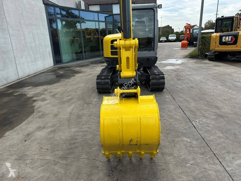 Escavadora Neuson 6003