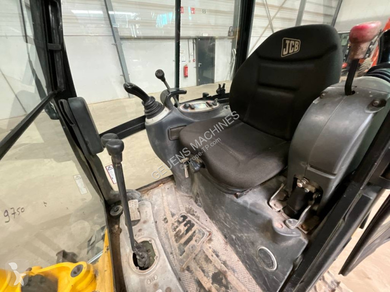 Escavadora JCB