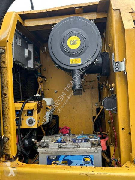 Escavatore Caterpillar L - 323 DL -