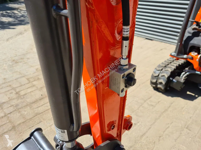 Graafmachine Kubota powered by. XN 12-8