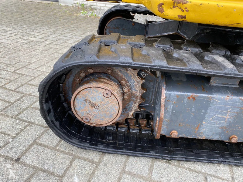 Excavator Komatsu PC26MR-3