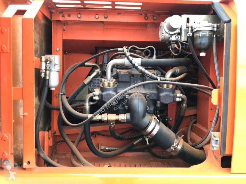 Escavadora Fiat Kobelco EX215W