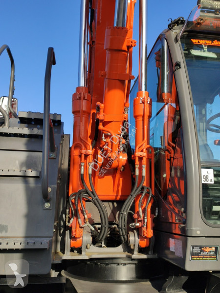 Escavatore Hitachi ZX140 Koparka Kołowa