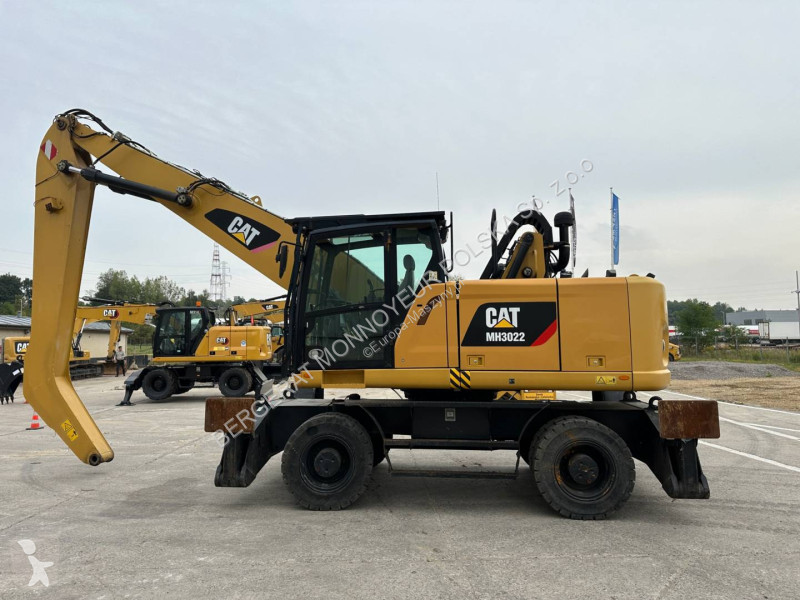 Excavator Caterpillar MH3022