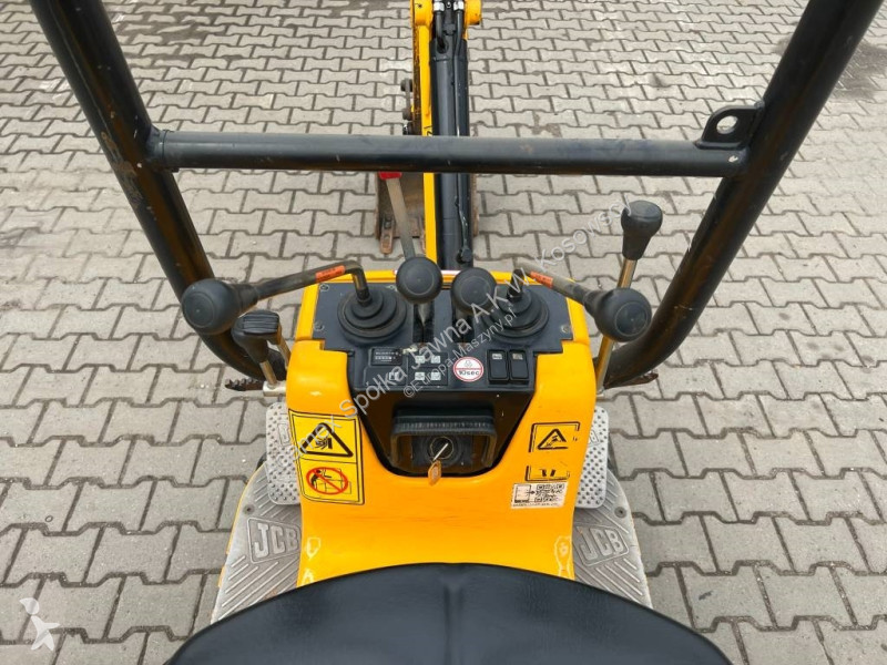 Lopatový nakládač JCB