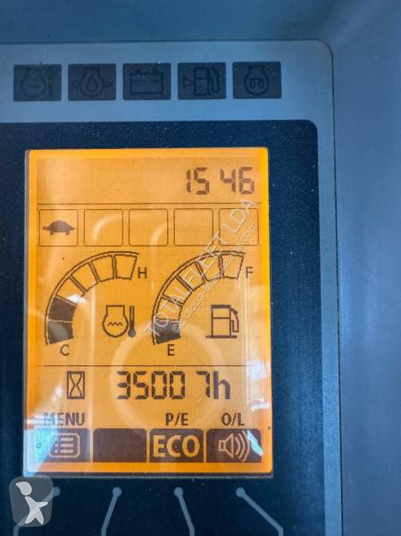 Escavadora Hitachi ZX33U-5A