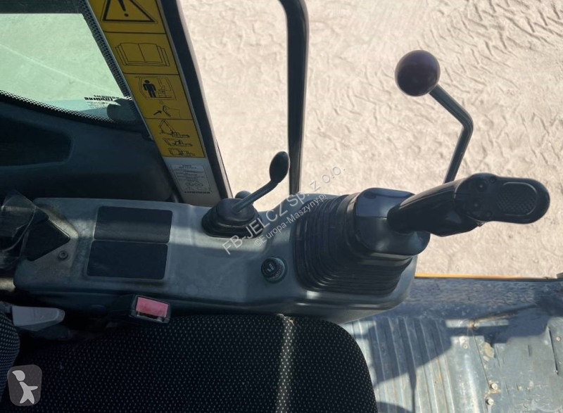 Escavadora Liebherr compact Wheeled Excavator