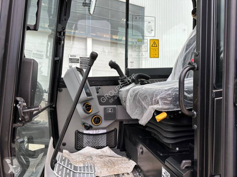 جرافة JCB 85 ZS2