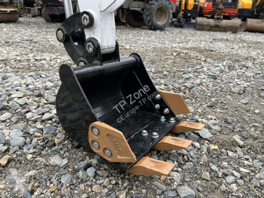 Escavadora JPC minipelle kv12