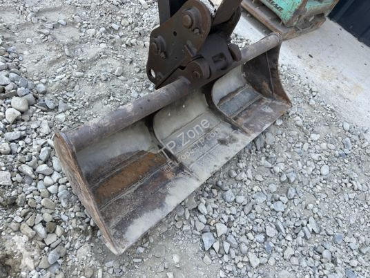 Escavadora Bobcat e26 canopy à 14900 € ht