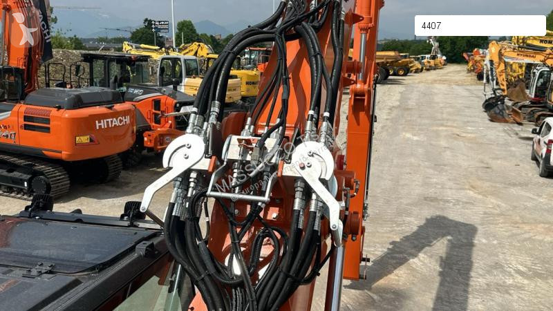 Excavadora Hitachi -7 BL DEM