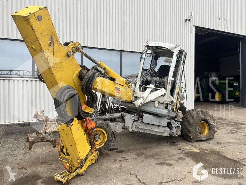 Escavadora Menzi-Muck  M220
