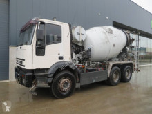 Camion béton Iveco 260E 30