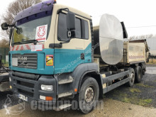 Betongpump MAN TGA 26.360 with SECMAIR Chip Sealer (Asphalt Distributor)