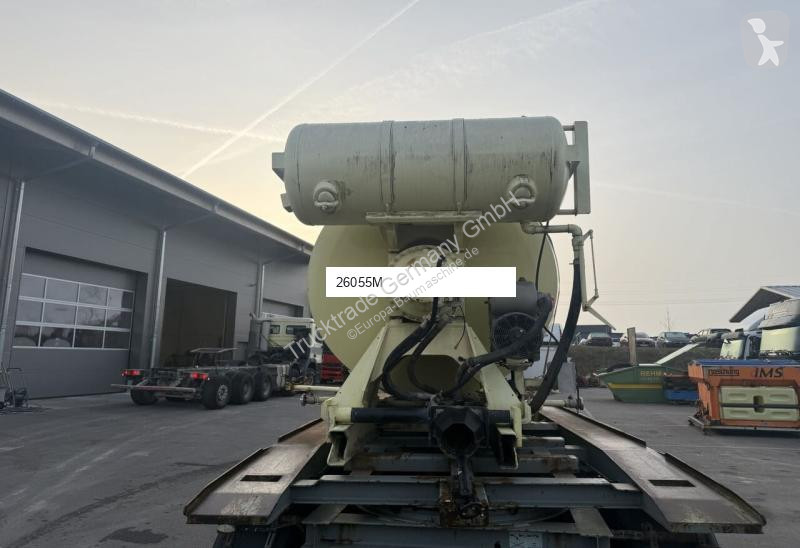 نصف مقطورة Liebherr