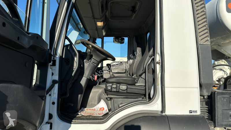 شاحنة Iveco Trakker 450 6X4