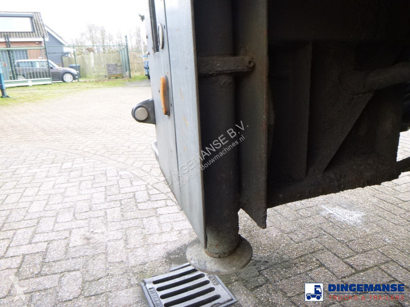 Camion Mercedes 4x2 Putzmeister concrete pump 16 m