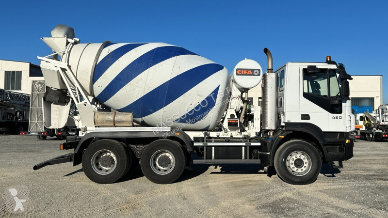 شاحنة Iveco Trakker 450 6X4