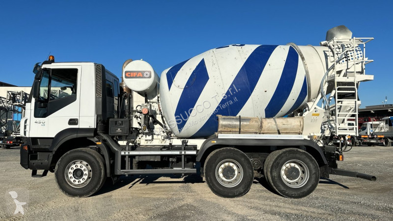 شاحنة Iveco Trakker 450 6X4