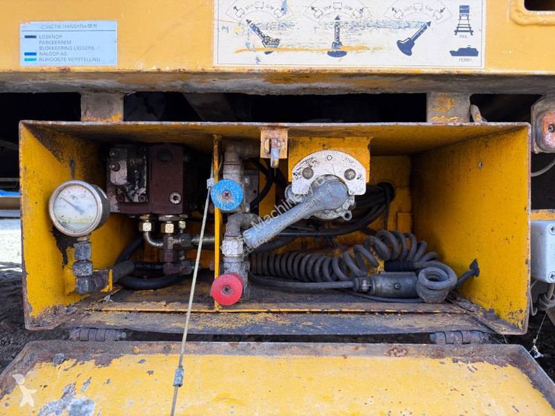 اسمنت Wirtgen WM400 + Broshuis Trailer -...