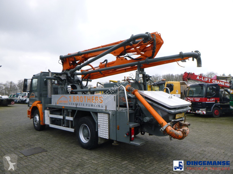 Camion Mercedes 4x2 Putzmeister concrete pump 16 m