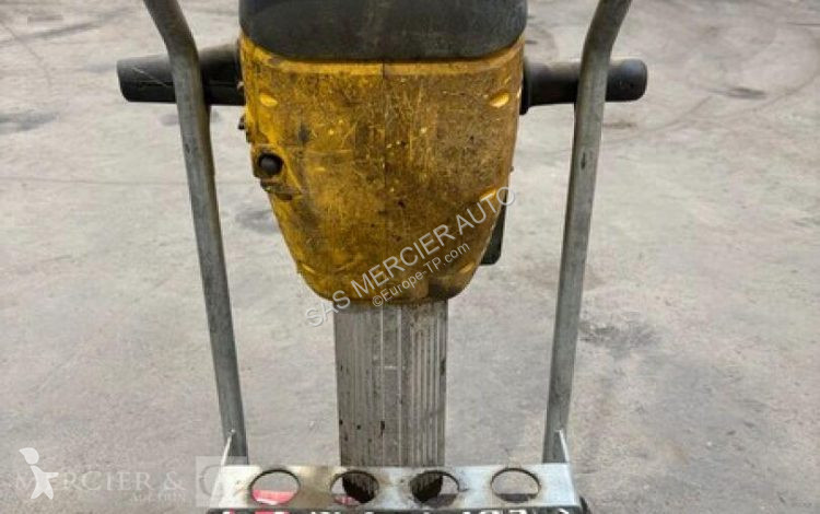 Бетон Wacker Neuson brise beton essence