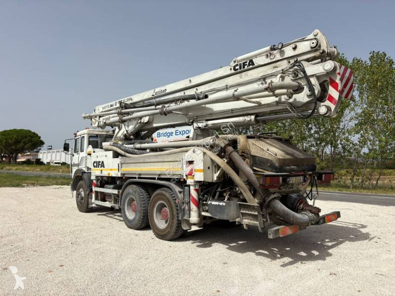 Бетон Iveco 330.30 pompa CIFA 36 METRI